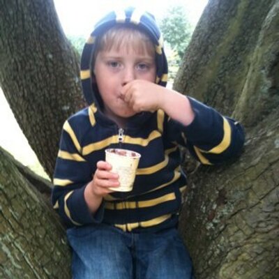 Profile Picture of Daniel Selman (@clothkitskid) on Twitter