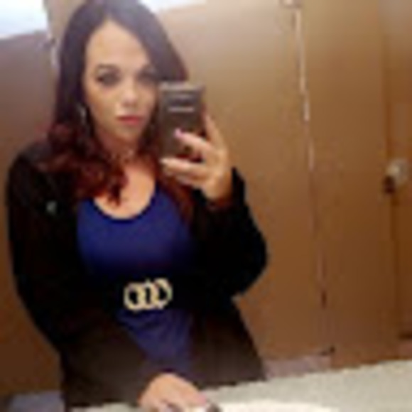 Profile Picture of Jessica Cornstubble (@jessielynn2501) on Poshmark