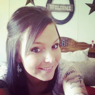 Profile Picture of Stephany Campbell (@chesne88) on Twitter
