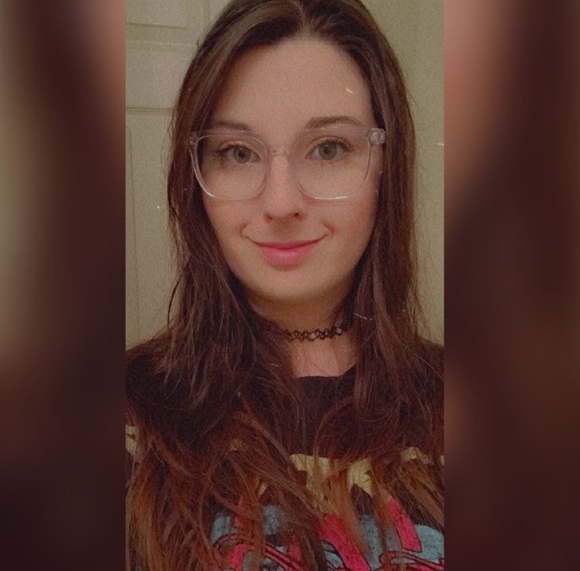 Profile Picture of Jessica Winburn (@jessicahlynn) on Poshmark