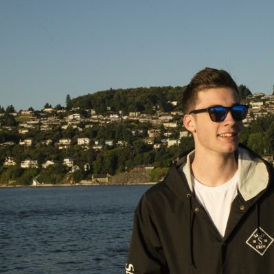 Profile Picture of Max Schroeder (@Maximus1729) on Twitter