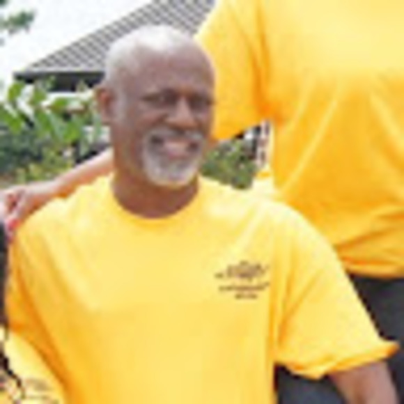 Profile Picture of Robert Randall (@razorblaade555) on Poshmark