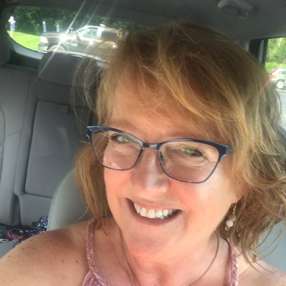 Pamela Gesner - Poshmark Profile Picture of Pamela Gesner (@pamelagesner) on Poshmark