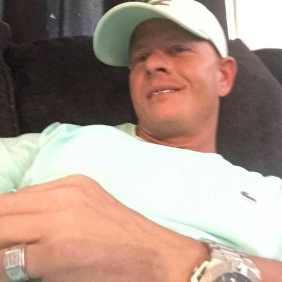 Profile Picture of Mike Obert (@mikeobert) on Poshmark