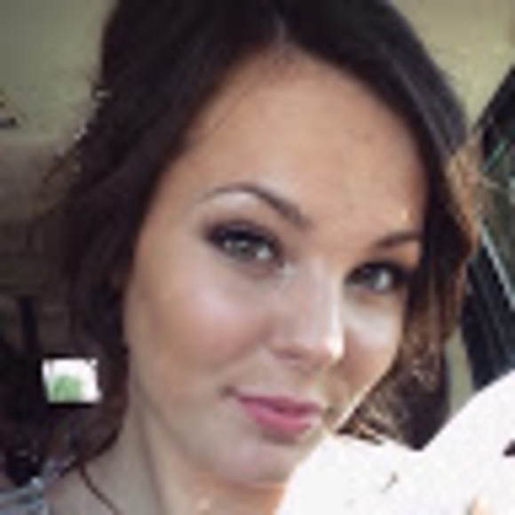 Profile Picture of Viktoriya Goncharova (@gonchv123) on Poshmark