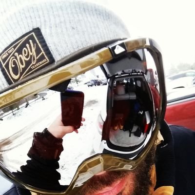 Profile Picture of Adrian Fields ✈ (@AFields_) on Twitter