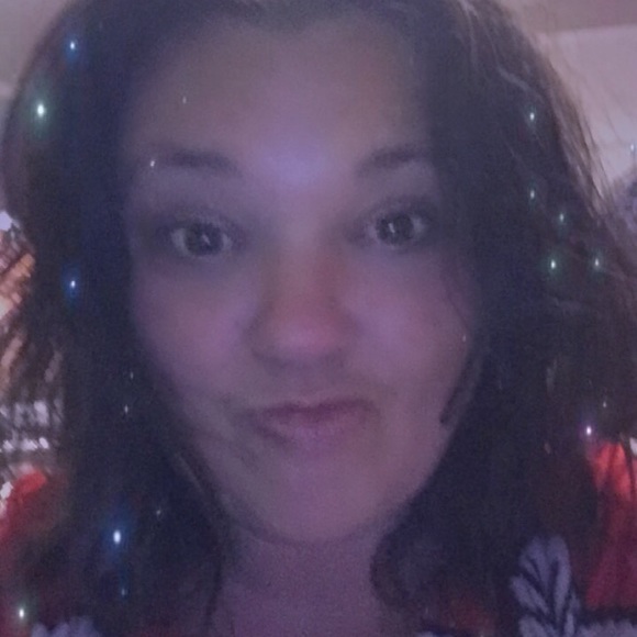 Profile Picture of Tori Langevin (@torilangevin) on Poshmark