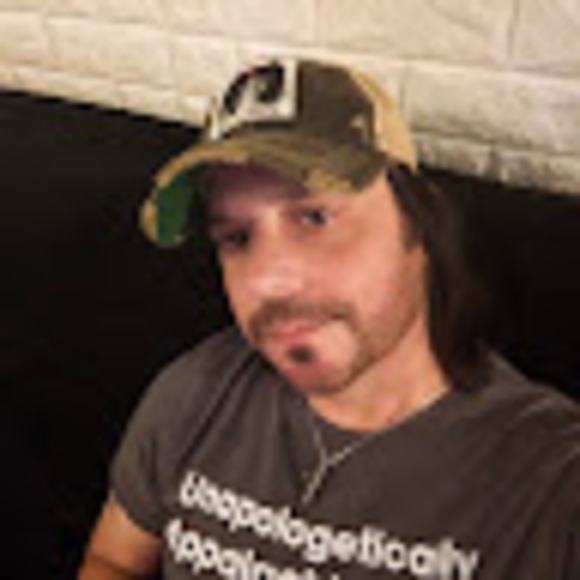 Profile Picture of Matt Alley (@mattalley413) on Poshmark