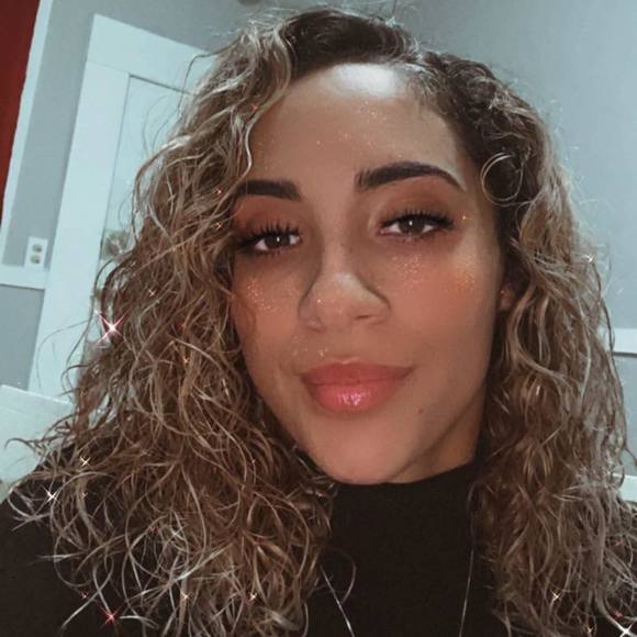 Profile Picture of Maela Gonzalez (@mlex) on Poshmark
