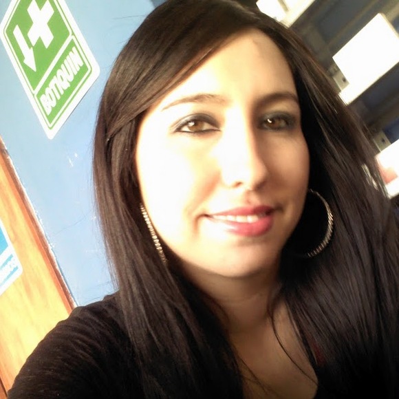 Profile Picture of Arely Gonzalez (@beurtiful2022) on Poshmark