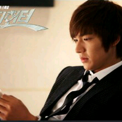 Profile Picture of 시티헌터 ♥이윤성 ♥ ♥ (@julia__chae) on Twitter