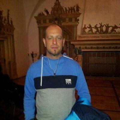 Profile Picture of Rene Ziegler (@Taxirn45) on Twitter