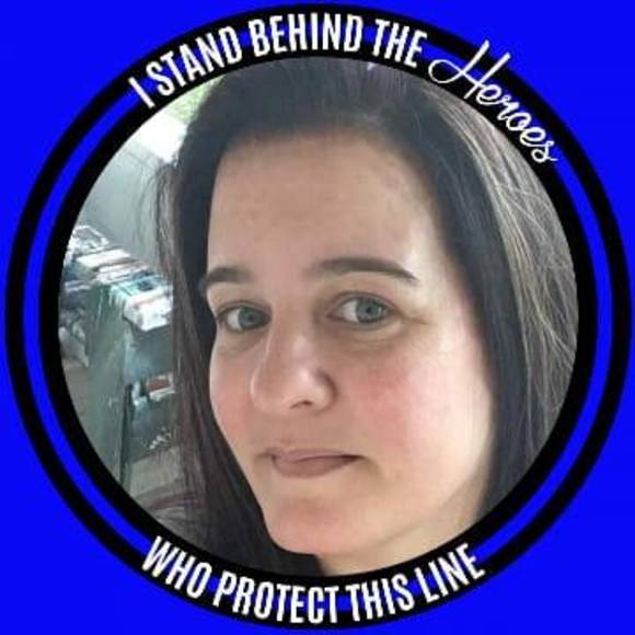 Carrie l. Aragona - Poshmark Profile Picture of Carrie l. Aragona (@c_aragona) on Poshmark