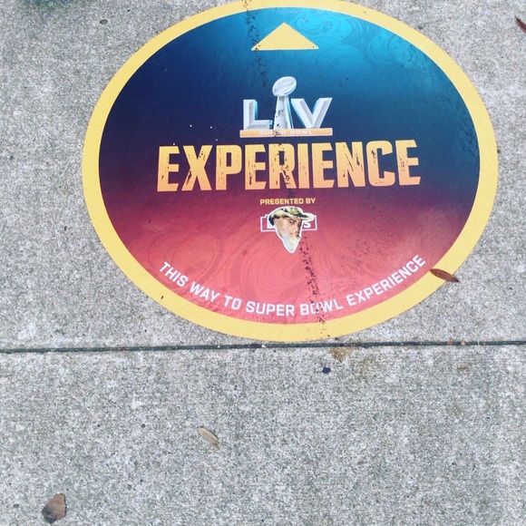 Profile Picture of Cassandra Warren (@cassandrawar306) on Poshmark