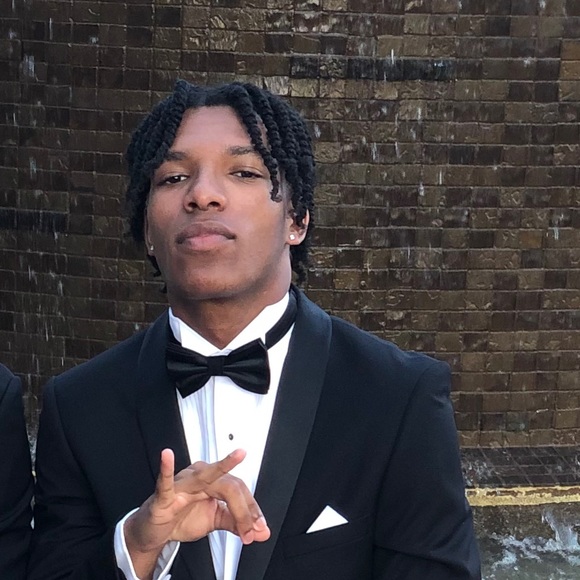 Cam Alexander - Poshmark Profile Picture of Cam Alexander (@cama1exander) on Poshmark