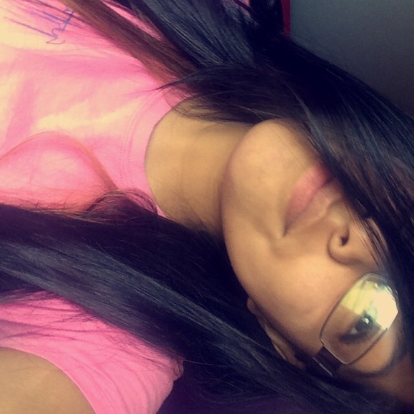 Profile Picture of Astrid Gonzalez (@astrid__g) on Poshmark