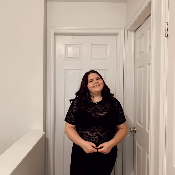 Profile Picture of Kate Leard (@katelx) on Poshmark