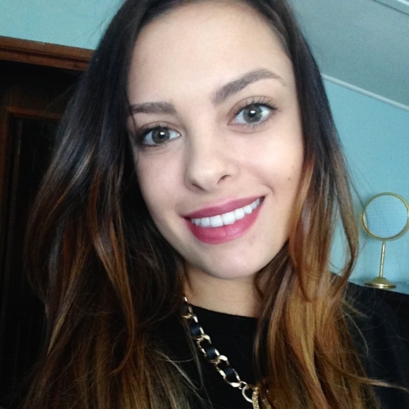 Profile Picture of Laurel Chasmar (@laurelrae89) on Poshmark