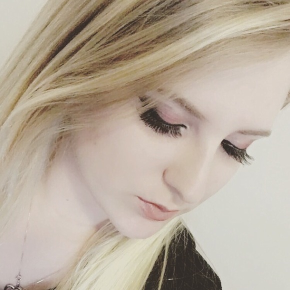 Profile Picture of K Jamison (@kehlilove7) on Poshmark