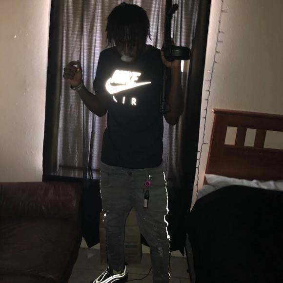 Profile Picture of Cedric Lockett jr. (@kvngced) on Poshmark