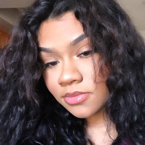 Profile Picture of Kayla Benford (@kayla_benford) on Poshmark