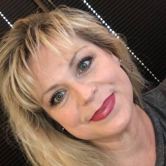Profile Picture of Dawn cates Hill (@dawnhill3) on Poshmark