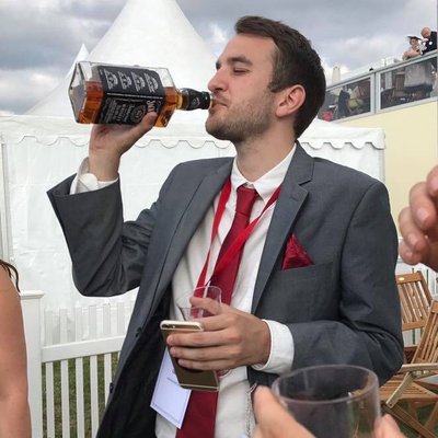 Profile Picture of Ross Tanner (@rossytzoltan) on Twitter