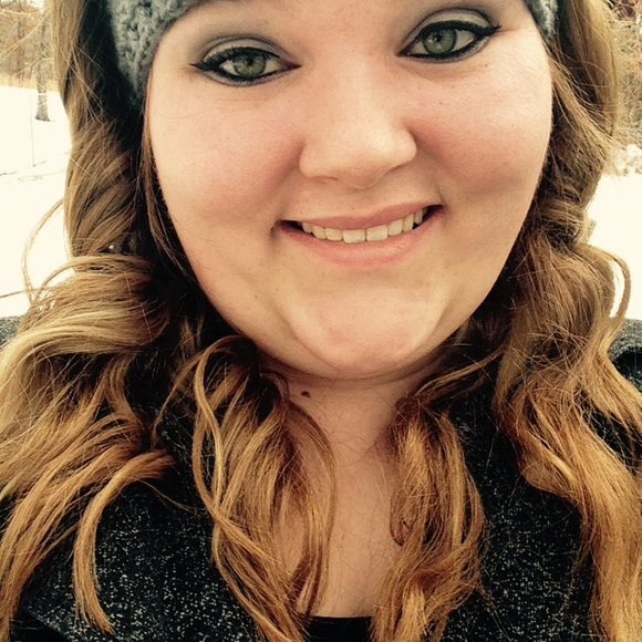 Profile Picture of Mattie Gentry (@mattiegentry) on Poshmark