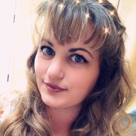 Profile Picture of Diana Garvin (@dipeinado86) on Poshmark