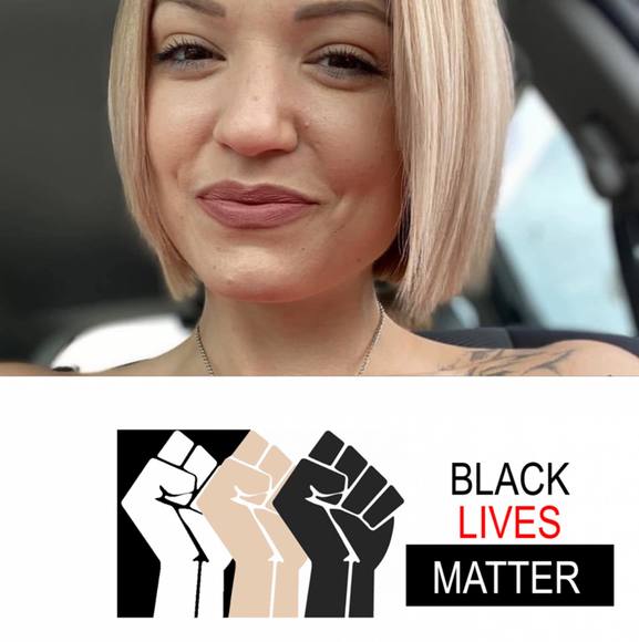 Profile Picture of Hannah Davies (@hdavies25) on Poshmark