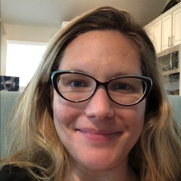 Profile Picture of Alison Guerrero (@aguerr) on Poshmark