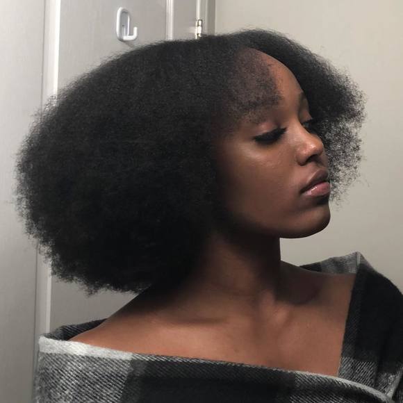 Profile Picture of Amanda Ineza (@amanda_ineza) on Poshmark