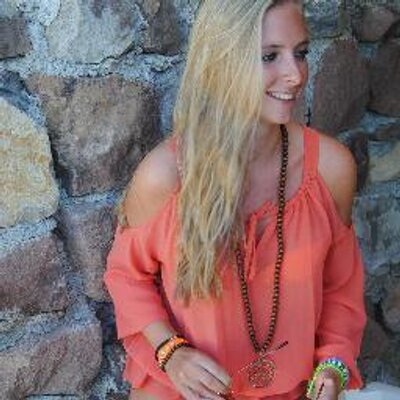 Profile Picture of Alexandra (@AlexDeSchutter) on Twitter