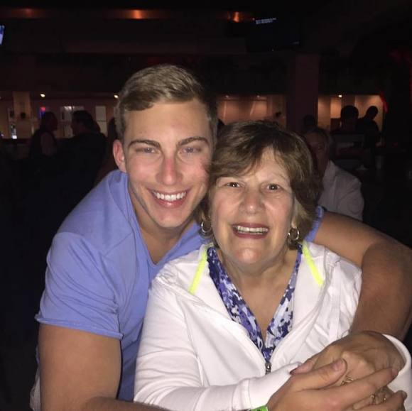 Profile Picture of Ryan Delfavero (@ryguy23) on Poshmark