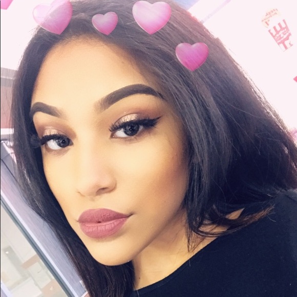 Profile Picture of Maritza Ortuno (@maritza_713) on Poshmark