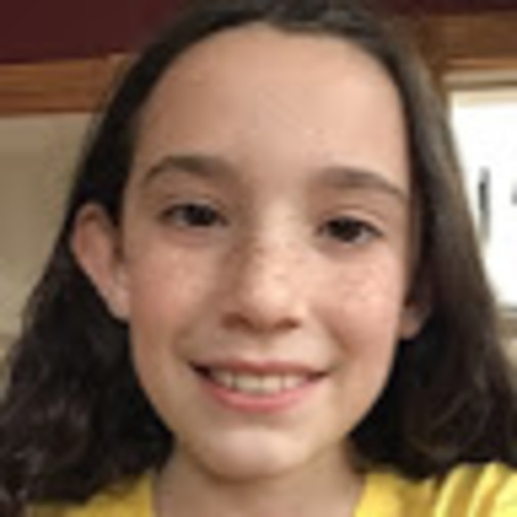 Profile Picture of Cora Mapstone (@lucycarter438) on Poshmark