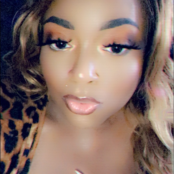 Profile Picture of Mercedz nicole Ware (@mercedzthemodel) on Poshmark