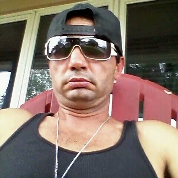 Profile Picture of Scott Lacey (@scottlacey) on Poshmark