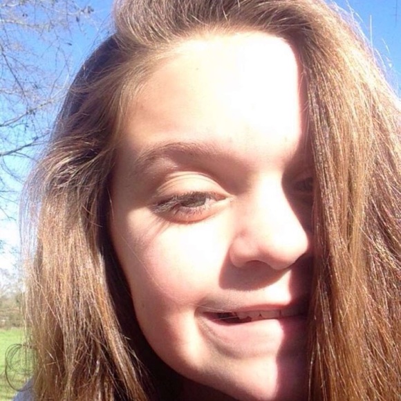 Profile Picture of Lucy Mckenzie (@lucy_c_mckenzie) on Poshmark