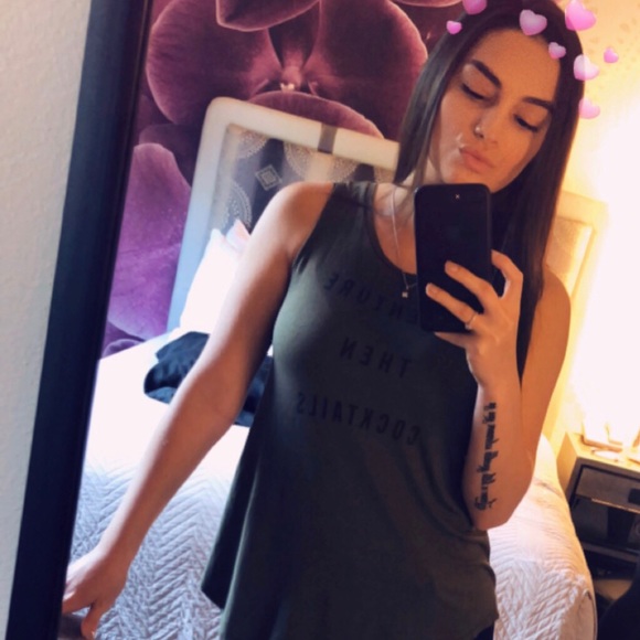 Profile Picture of Tayla Serafini (@taylasworld15) on Poshmark