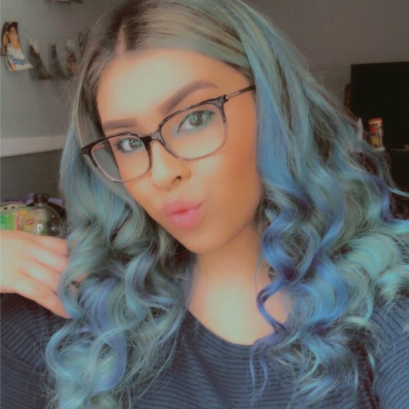 Profile Picture of Bianca Montalvo (@biancamontal226) on Poshmark