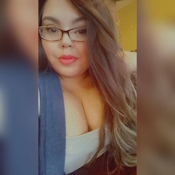 Profile Picture of Melissa Valenzuela (@melii12) on Poshmark
