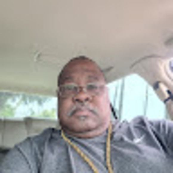 Profile Picture of Clarence Higgins (@clarencehiggins) on Poshmark