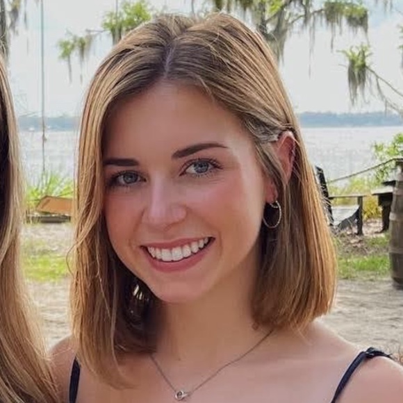 Profile Picture of Taylor Patten (@taylorpatten1) on Poshmark