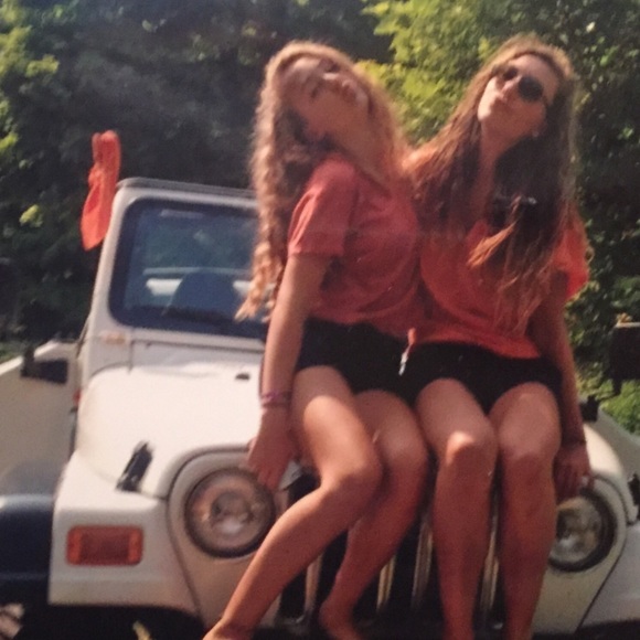 Profile Picture of Juliana Phillips (@julianaphillips) on Poshmark