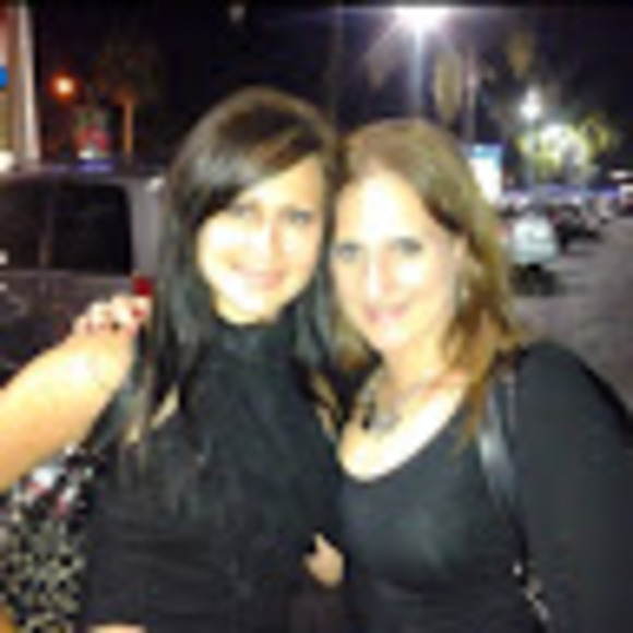 Profile Picture of Brittney Fleischner (@b_fleischner) on Poshmark