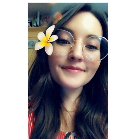 Profile Picture of Jannel Navarro (@jannelalisa) on Poshmark