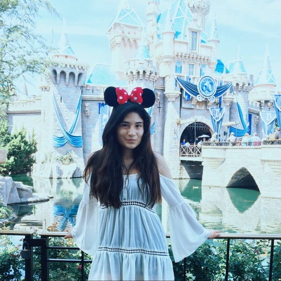 Profile Picture of Maria Cabrales (@alecabrale) on Poshmark