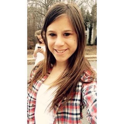 Profile Picture of Hayley (@HayleySandy) on Twitter