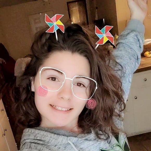 Profile Picture of Mattea Mcdorman (@blazecorn12) on Poshmark